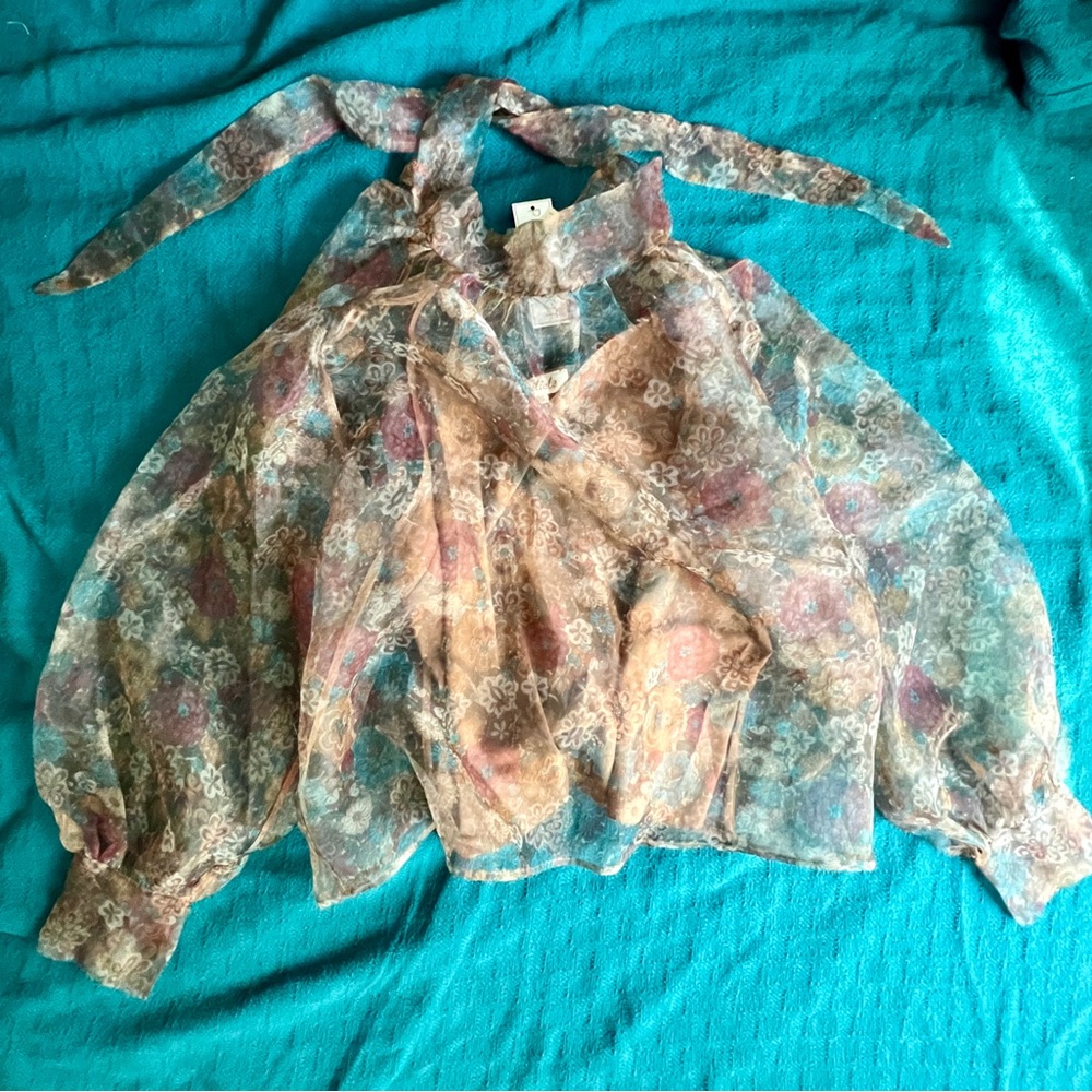 Listicle Larsen Organza Top in Brown Floral - size Large